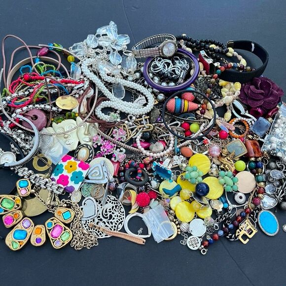 4 lb. Vintage Craft Junk Jewelry Lot - Picture 1 of 6